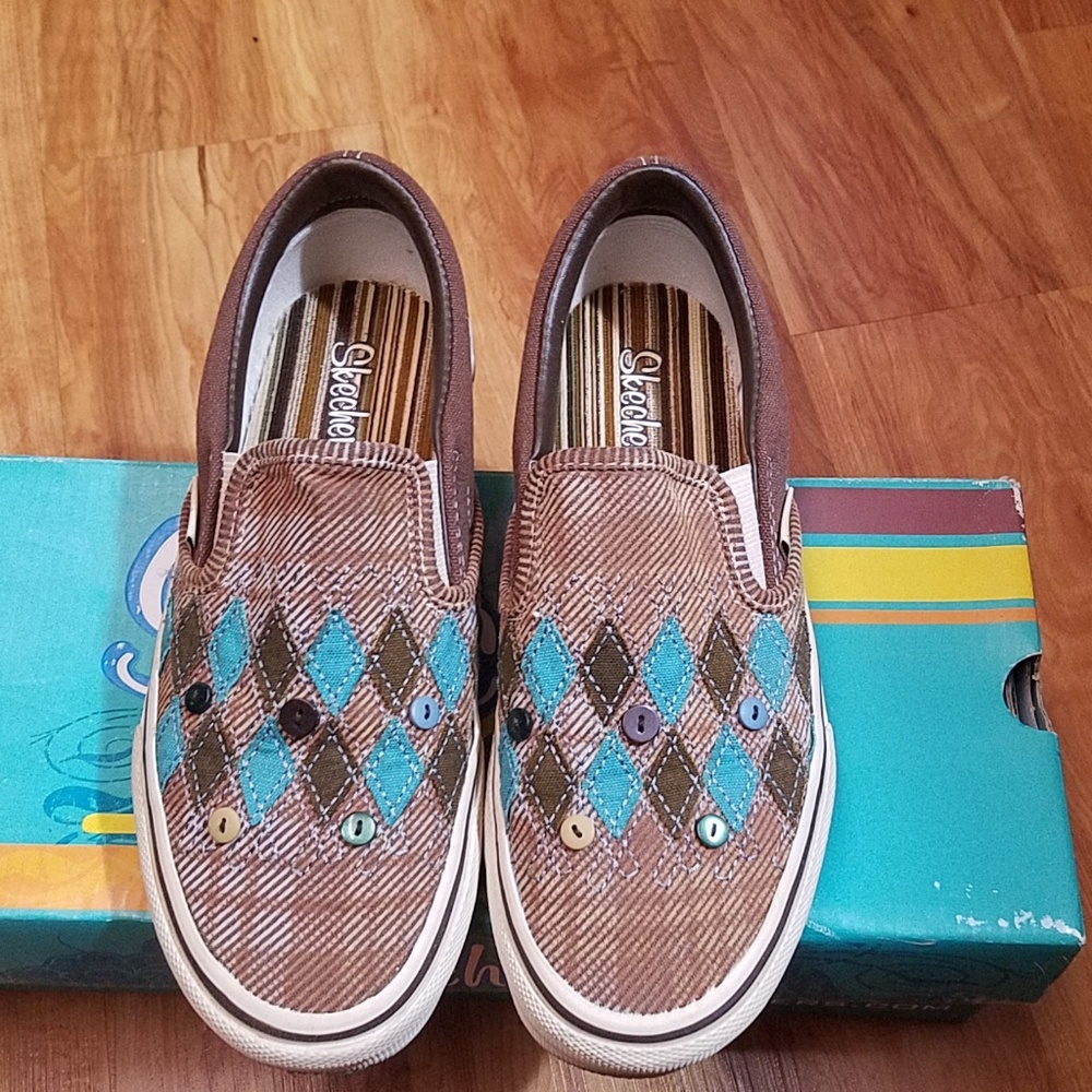 Sketchers Slip on sneakers Womens size 7